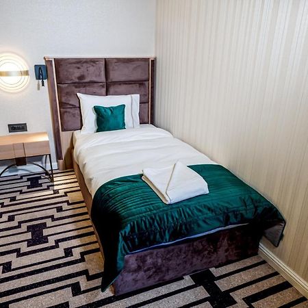 Hotel Carolin Călimăneşti Esterno foto