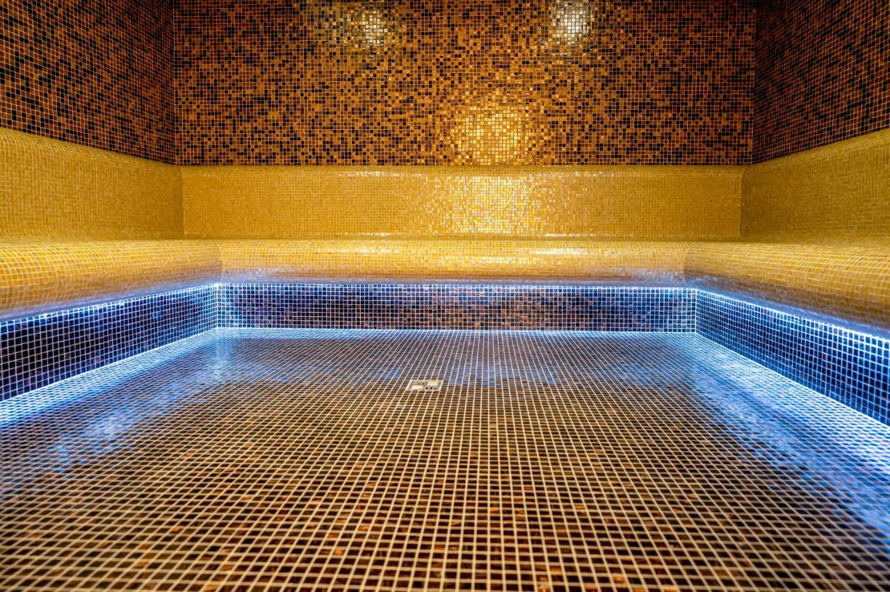 Hotel Carolin Călimăneşti Esterno foto