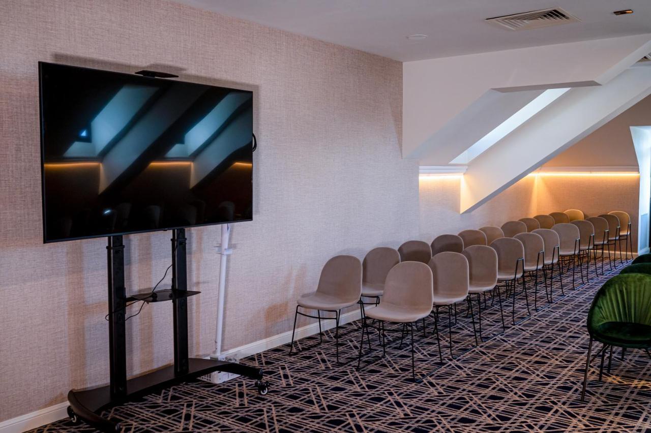 Hotel Carolin Călimăneşti Esterno foto