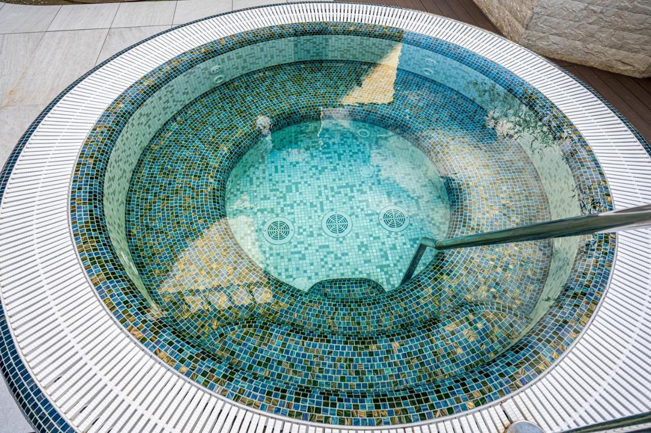 Hotel Carolin Călimăneşti Esterno foto