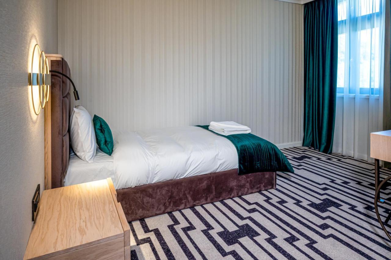 Hotel Carolin Călimăneşti Esterno foto