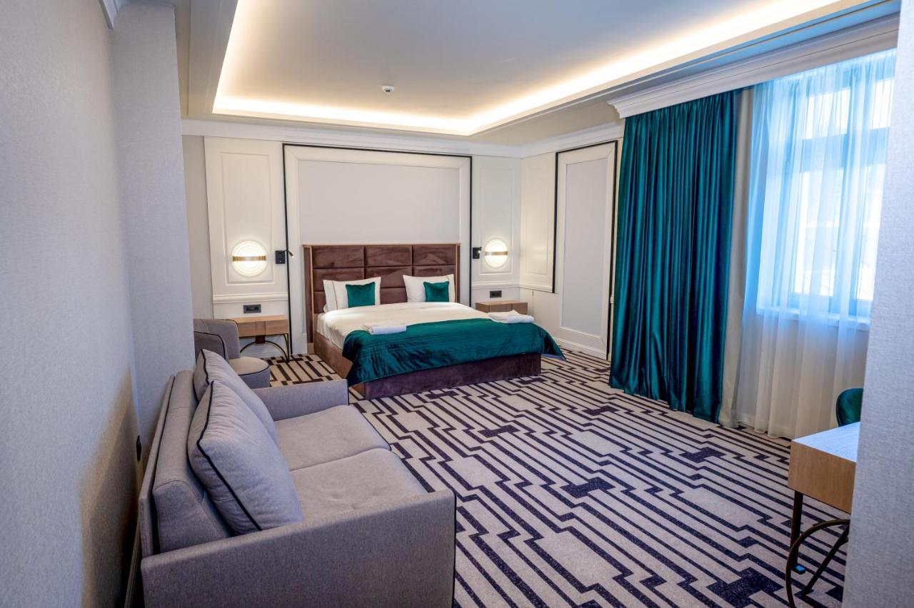 Hotel Carolin Călimăneşti Esterno foto