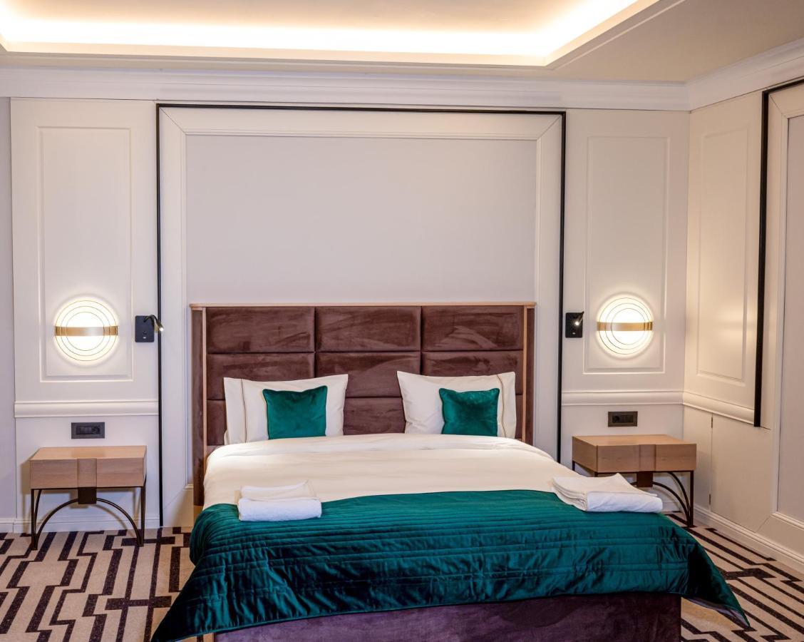 Hotel Carolin Călimăneşti Esterno foto