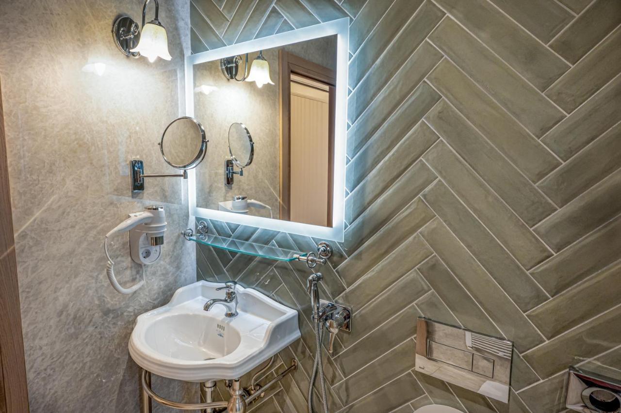 Hotel Carolin Călimăneşti Esterno foto