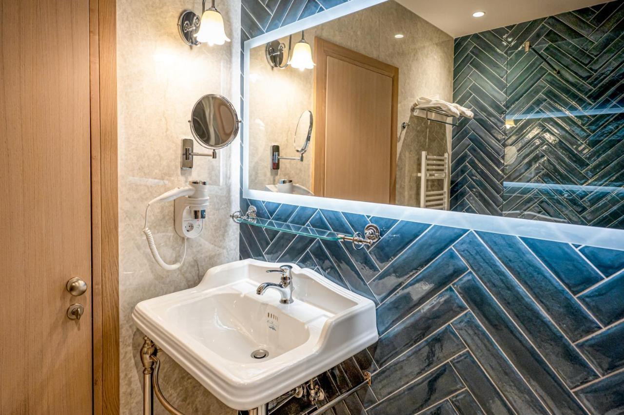 Hotel Carolin Călimăneşti Esterno foto
