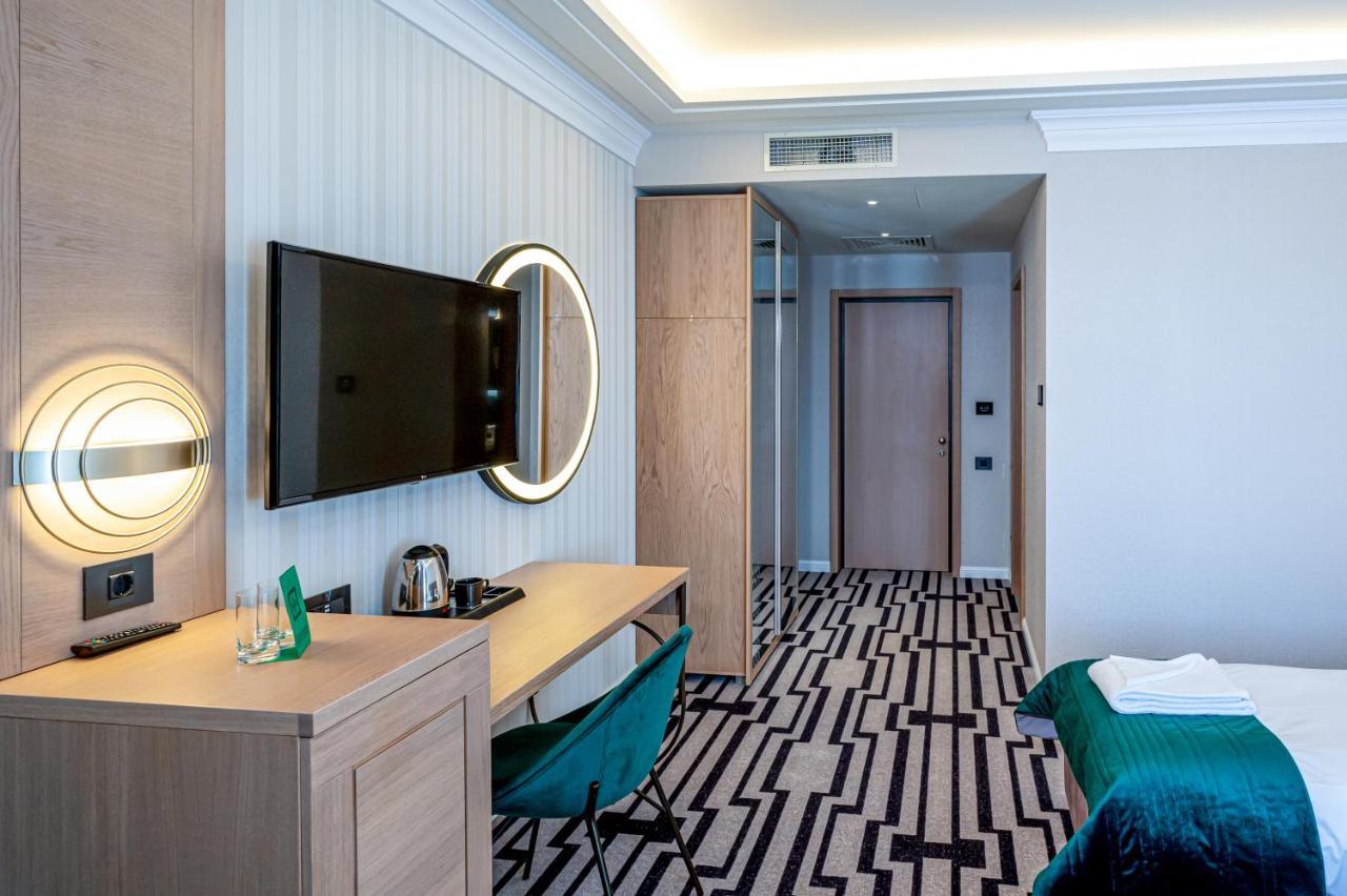 Hotel Carolin Călimăneşti Esterno foto